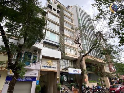 Grand Building