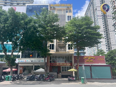 Tòa nhà Phú Lộc