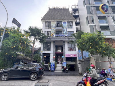 Tòa nhà VI House
