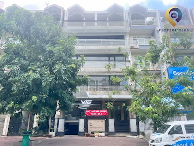 Moderno Building