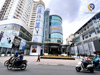 Queen Plaza