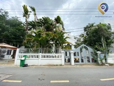 Street 44 Building 11