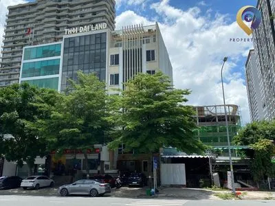 Tòa nhà Phú Lộc