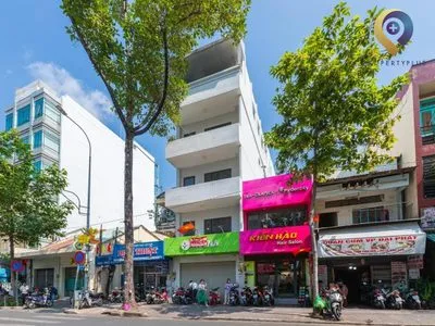 39 Doan Nhu Hai Building